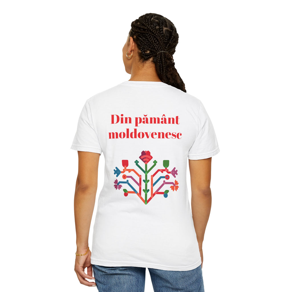 T-Shirt — "Din pământ moldovenesc" Floral Folk Design