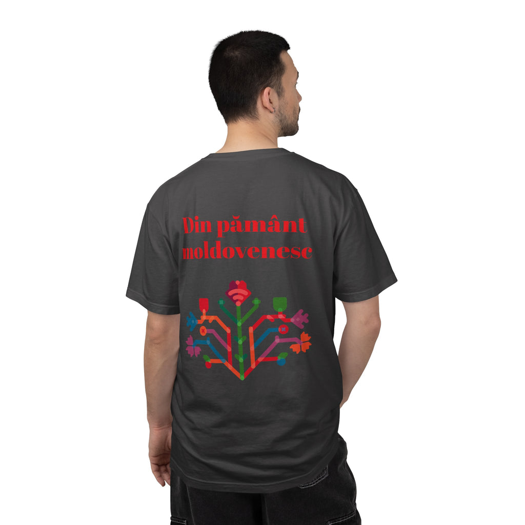 T-Shirt — "Din pământ moldovenesc" Floral Folk Design