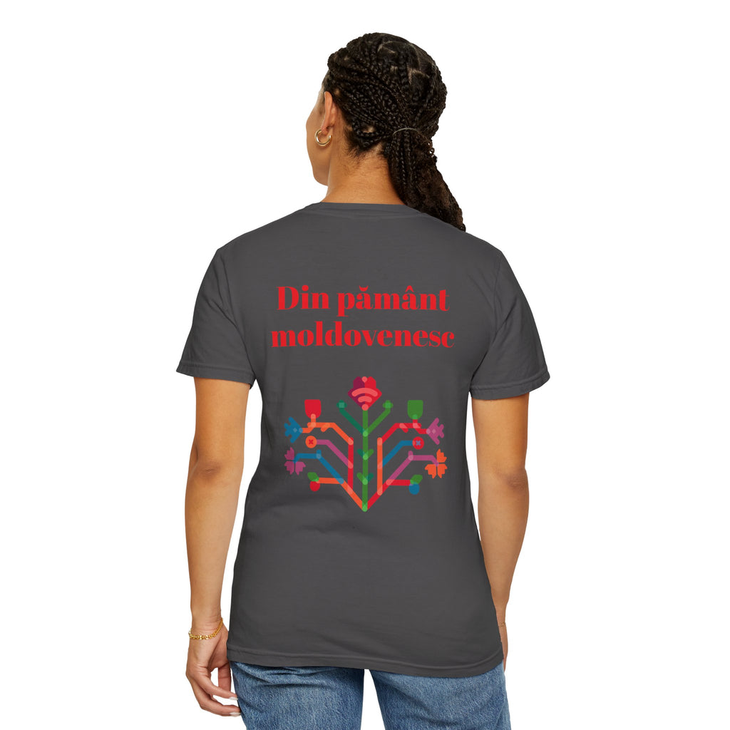 T-Shirt — "Din pământ moldovenesc" Floral Folk Design