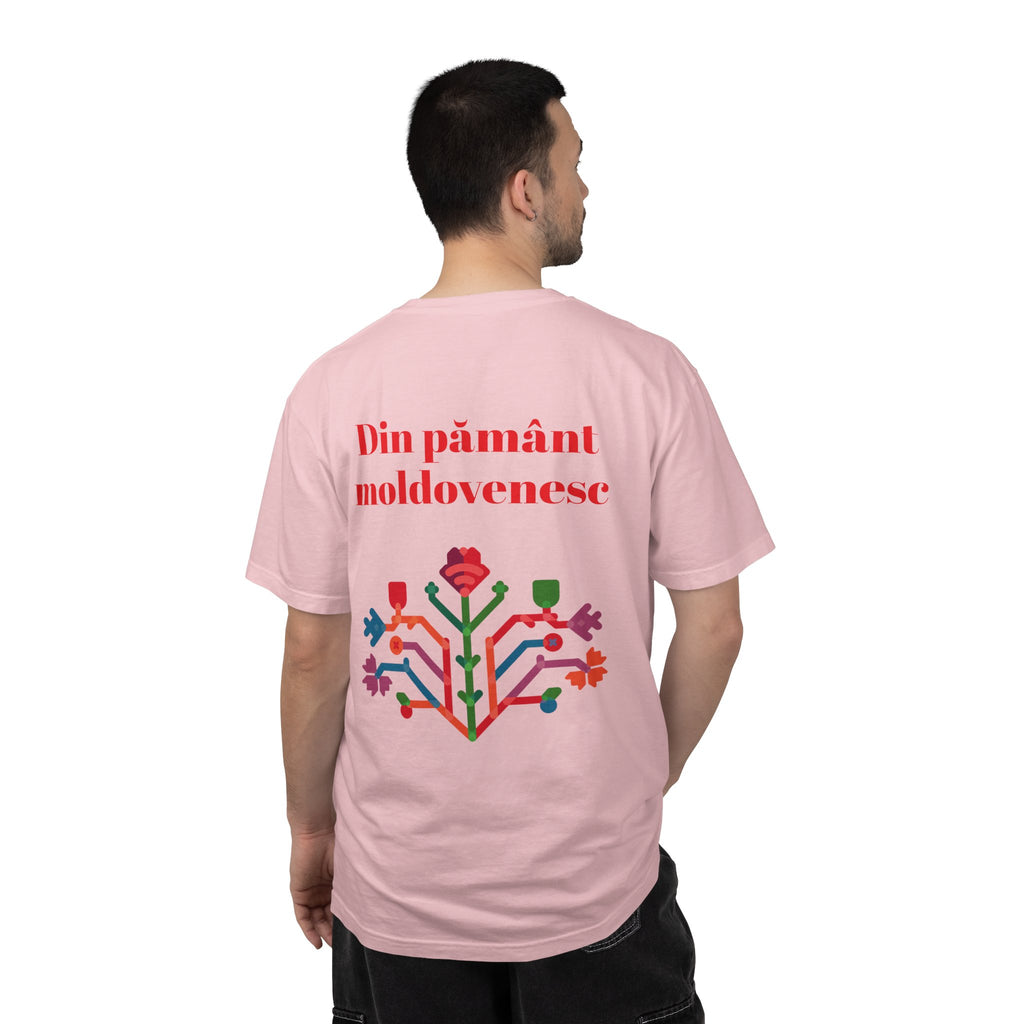 T-Shirt — "Din pământ moldovenesc" Floral Folk Design